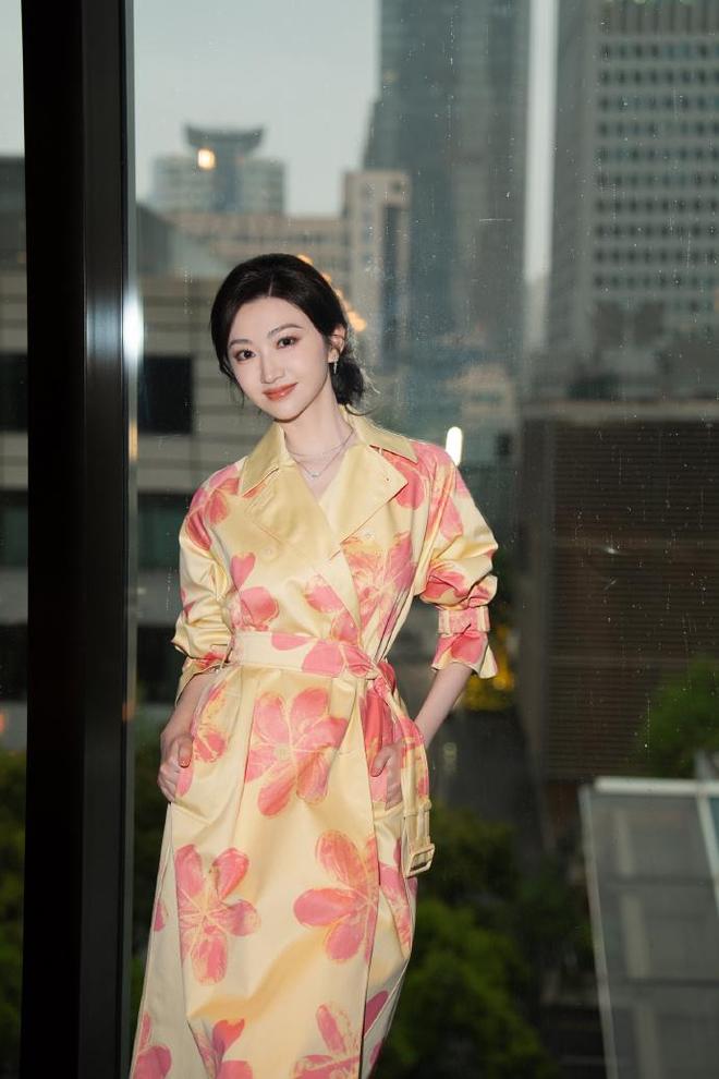 这还怎么踢？瑞士队扳平比分后仅3分钟，锋线大将染红被罚下