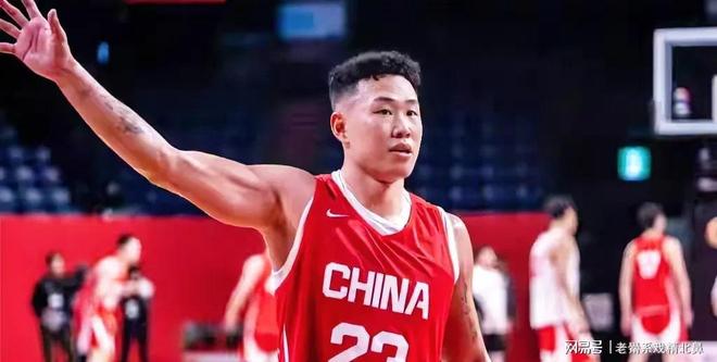 身高2米01！能持球能突破！能打NBA夏季联赛却进不了男篮国家队